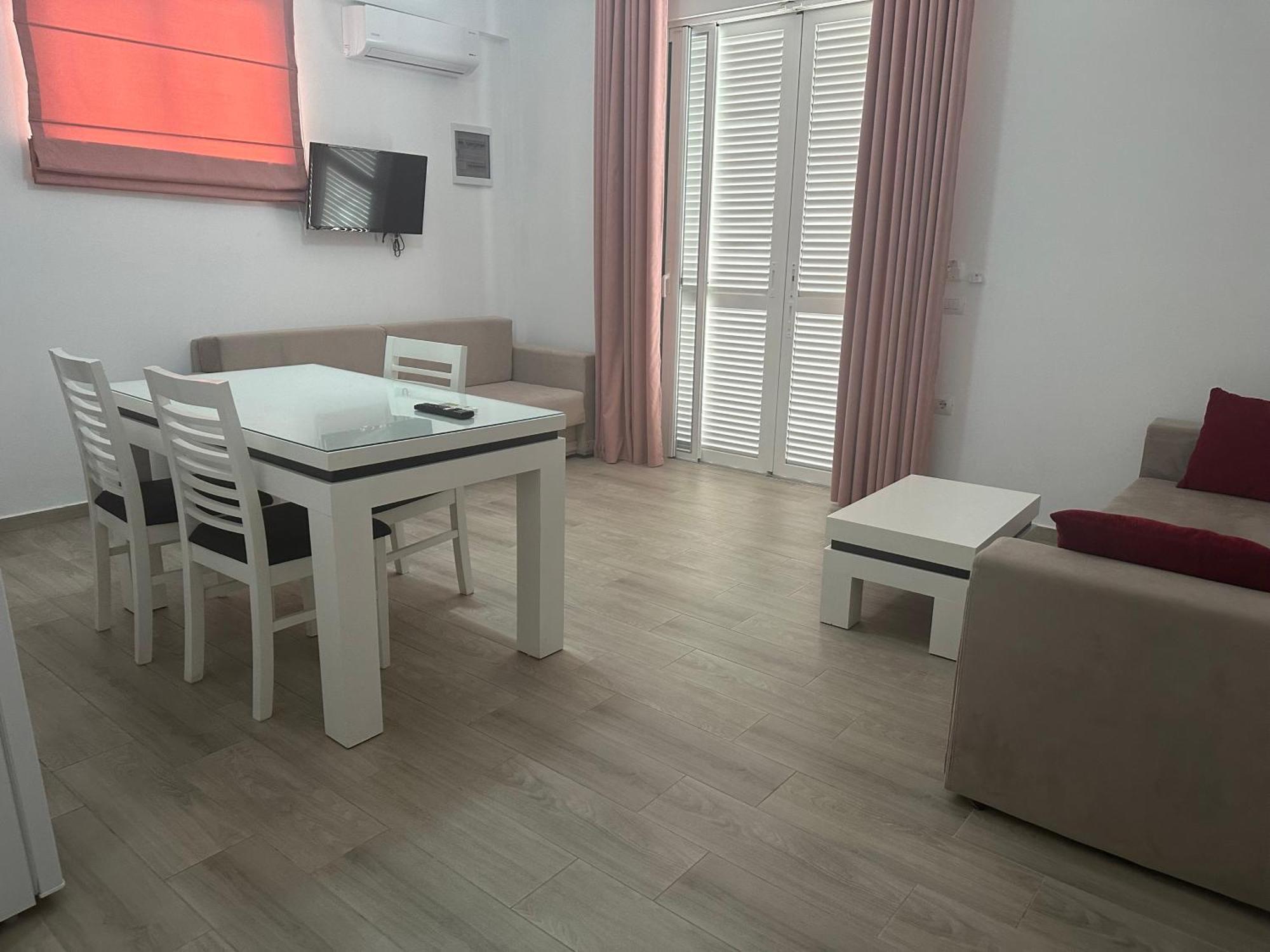Kristiana Apartment Sarande